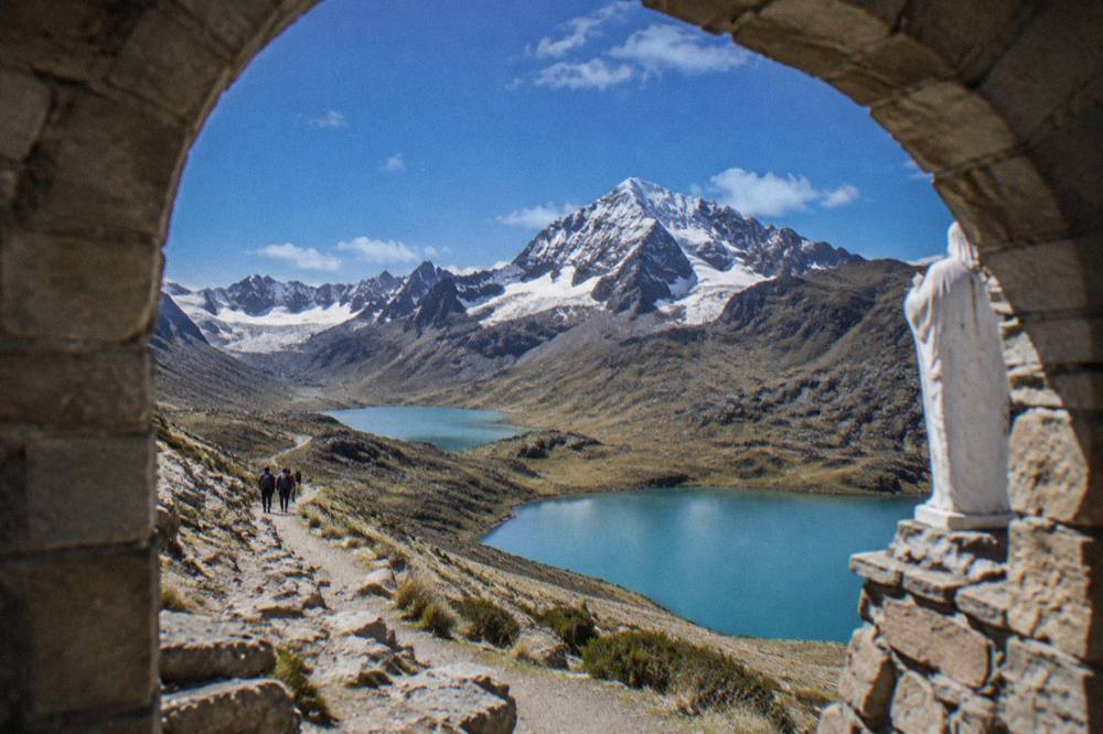 A high Andean trail above turquoise lakes on the Ausangate route